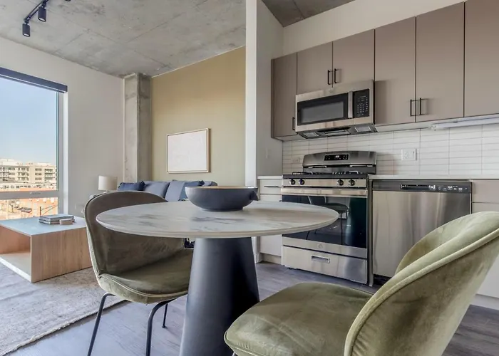 Apartment River North 1br W Sky Terrace Yoga Chi-1029 *