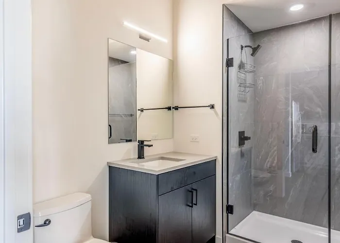 River North 1br W Sky Terrace Yoga Chi-1029